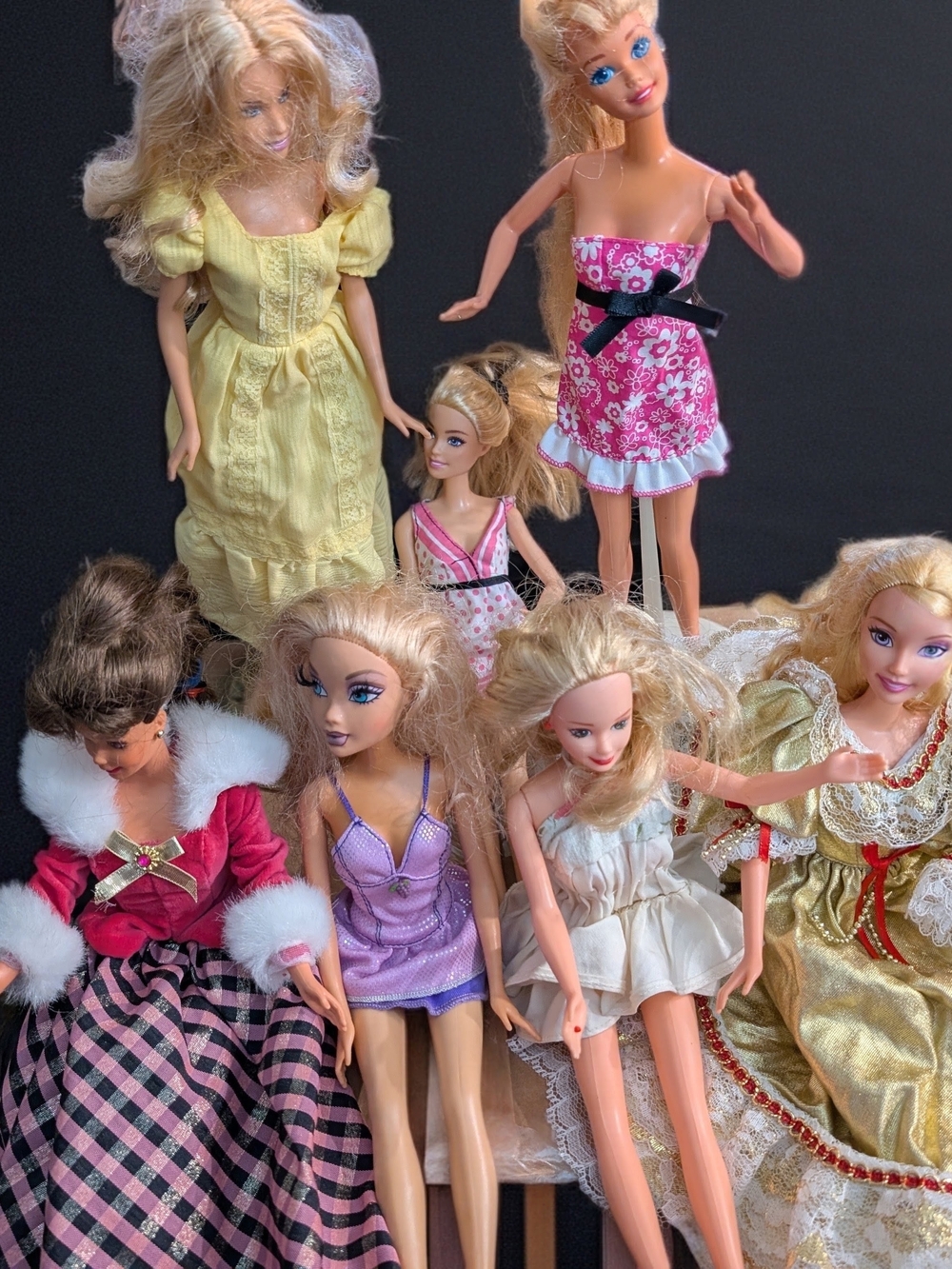 Lg Lot Vintage Barbies & Clothes Doll - Kids Toys